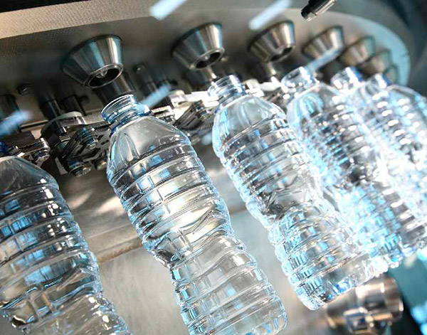 Producción de botellas personalizadas en aquaprom